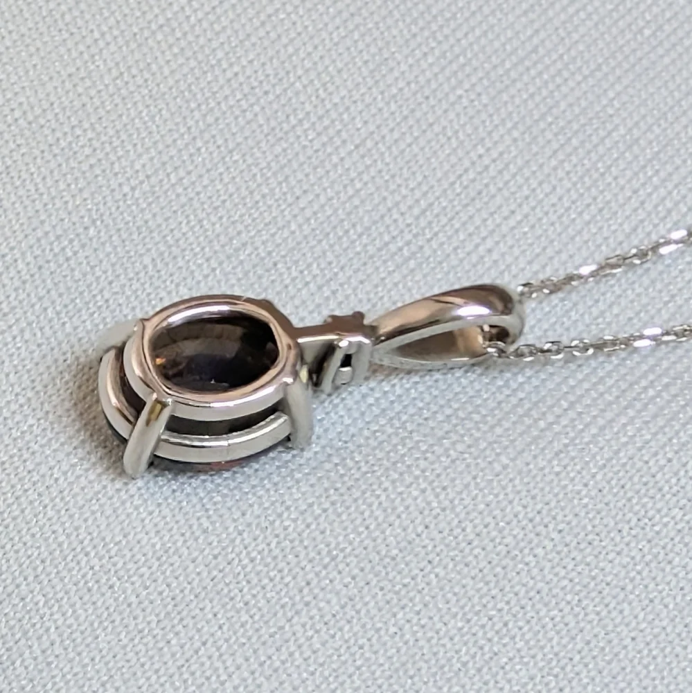 South Africa QGI IYKT WHITE GOLD chain with Black OPAL stone & Diamond Necklace